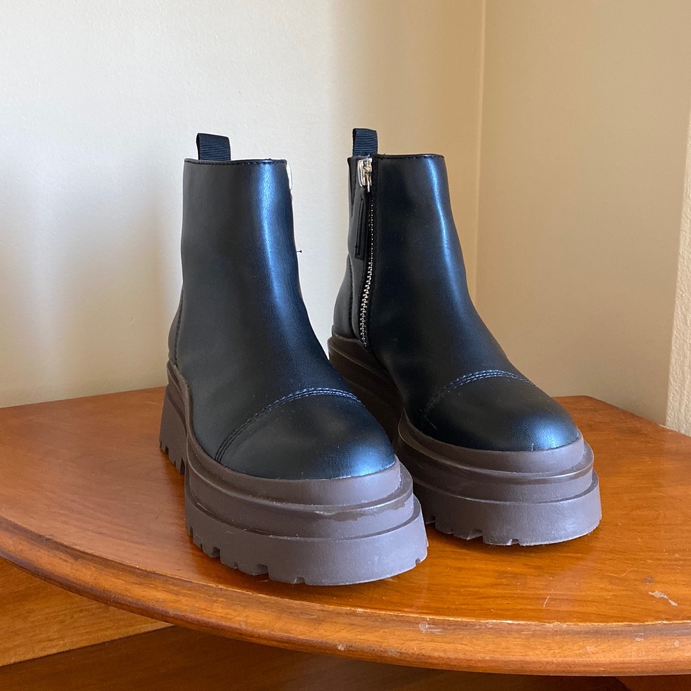 Black and brown, faux leather, lug sole, Aldo boot 6